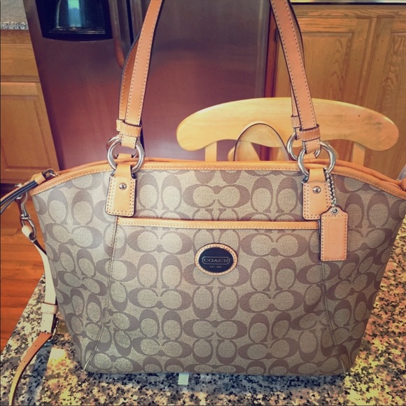 Coach purse - Picture 1 of 7